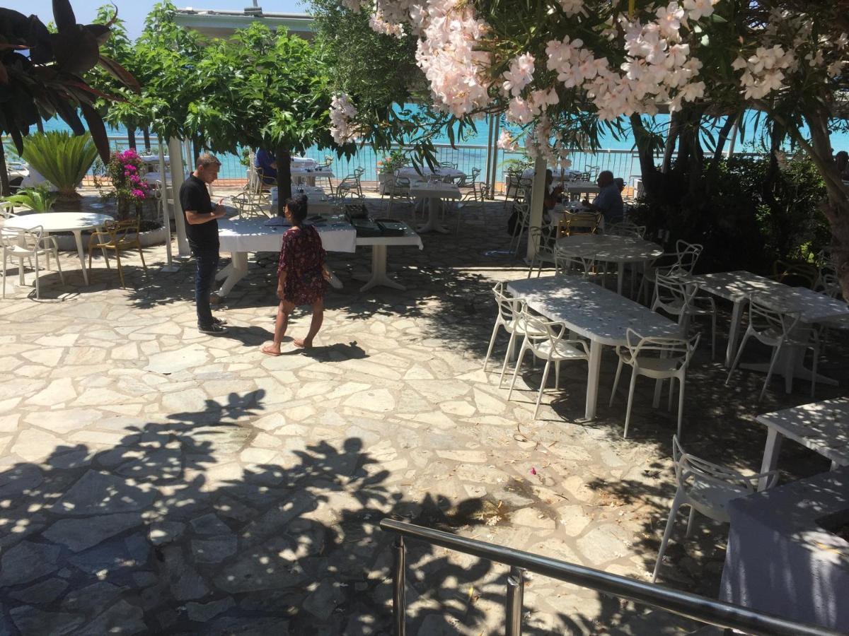 Ajaccio Magnifique T2 45M2 Neuf 5 Personnes Clim Wifi Stationnement Gratuit Centre Ville Plage A 300M Zewnętrze zdjęcie